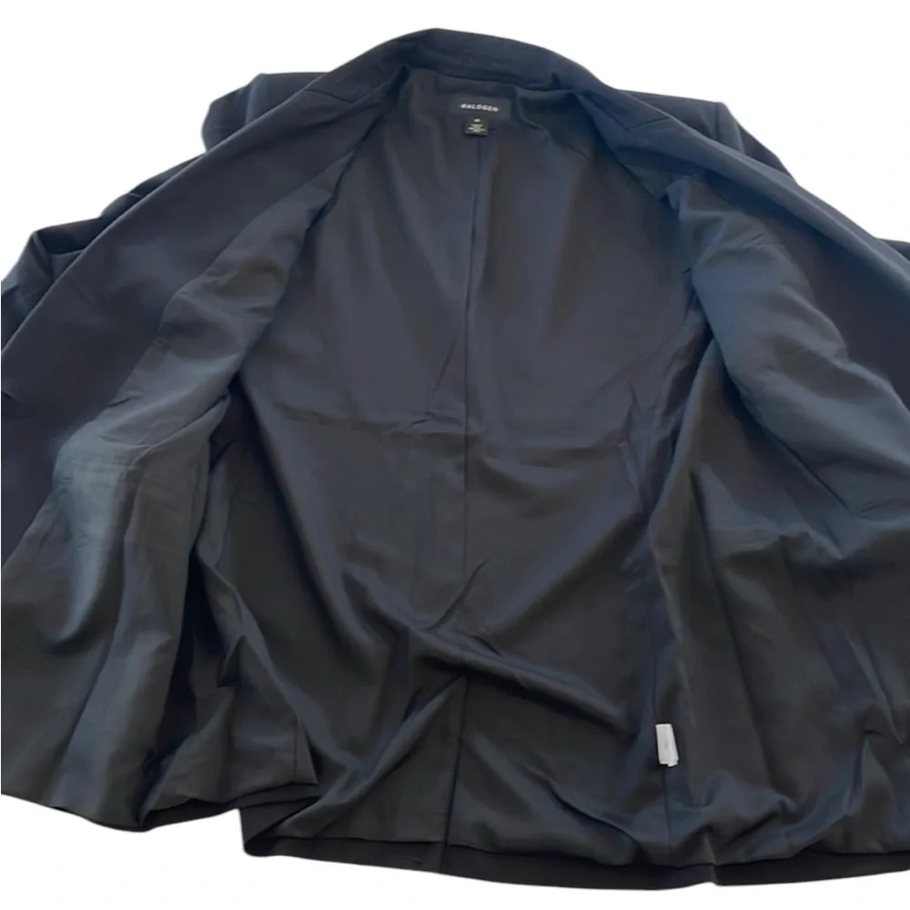 Halogen Black Relaxed Single Button Blazer Size 10
NWT - Picture 12 of 14